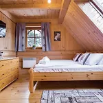 Alpesi faház Goralski Blizniak Szalas Michalikow Skibowki By Rentilopl Zakopane